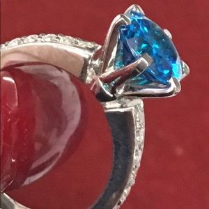 14 karat white gold ring